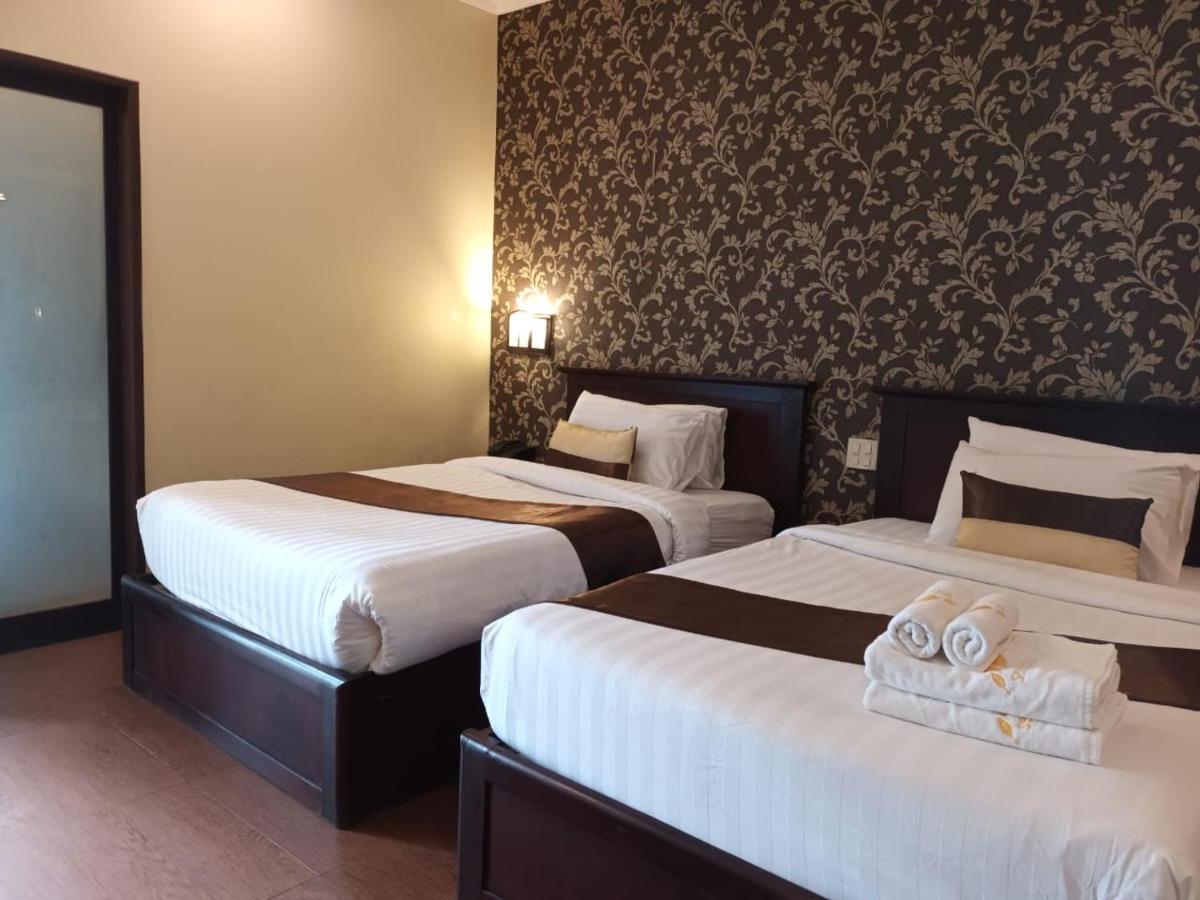 Seasons Riverside Hotel Vientiane Bagian luar foto
