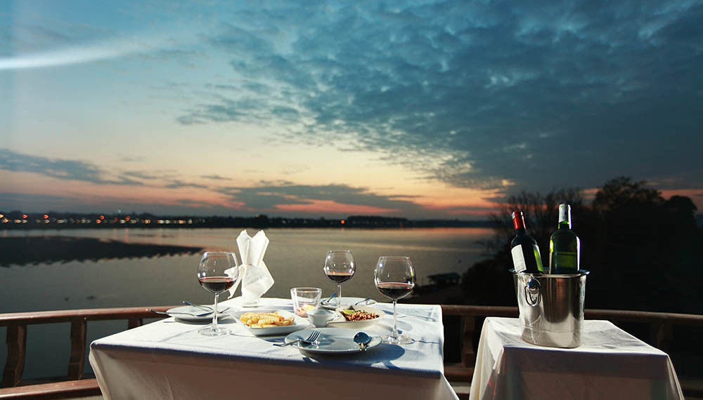 Seasons Riverside Hotel Vientiane Bagian luar foto