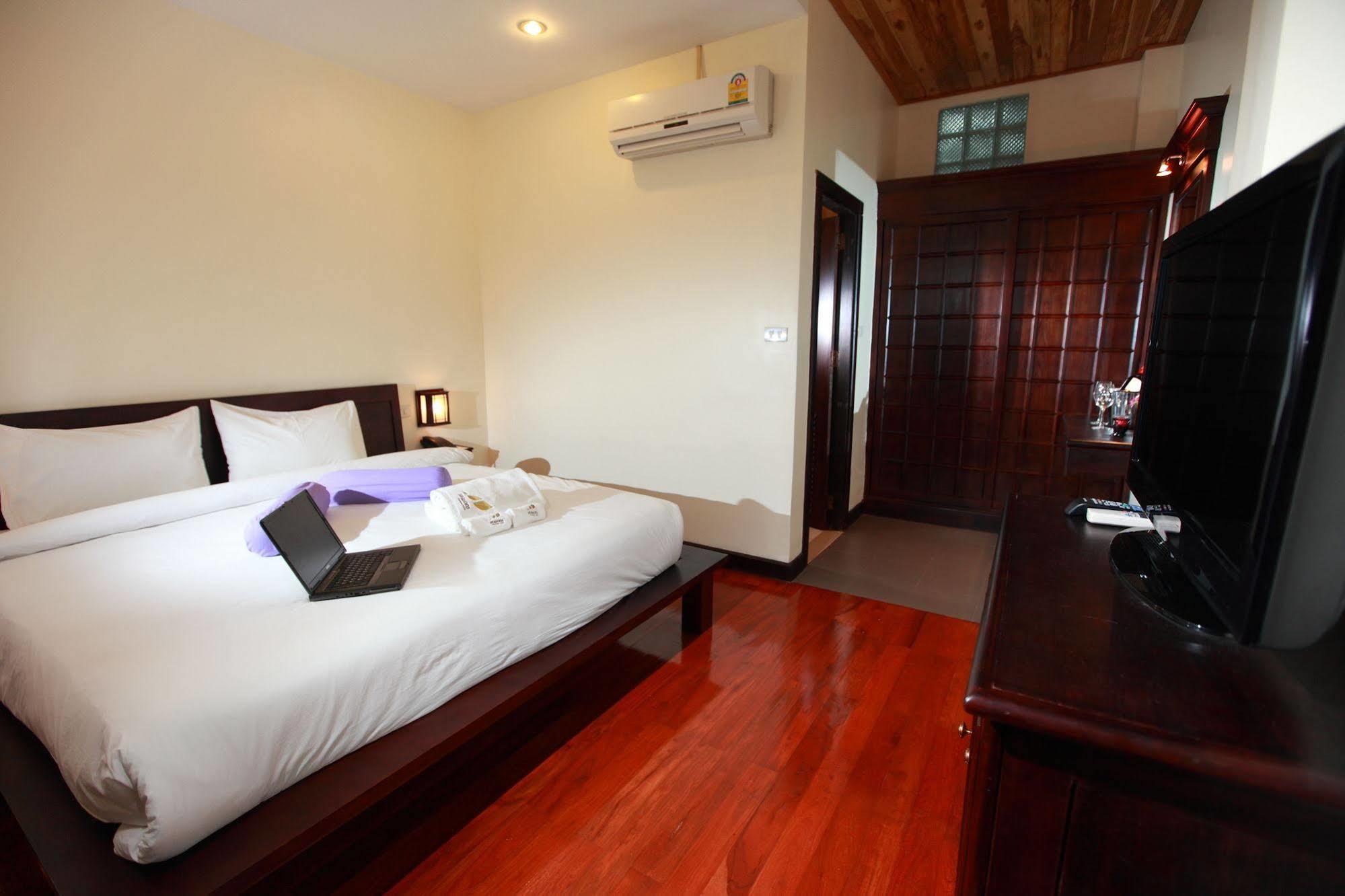 Seasons Riverside Hotel Vientiane Bagian luar foto
